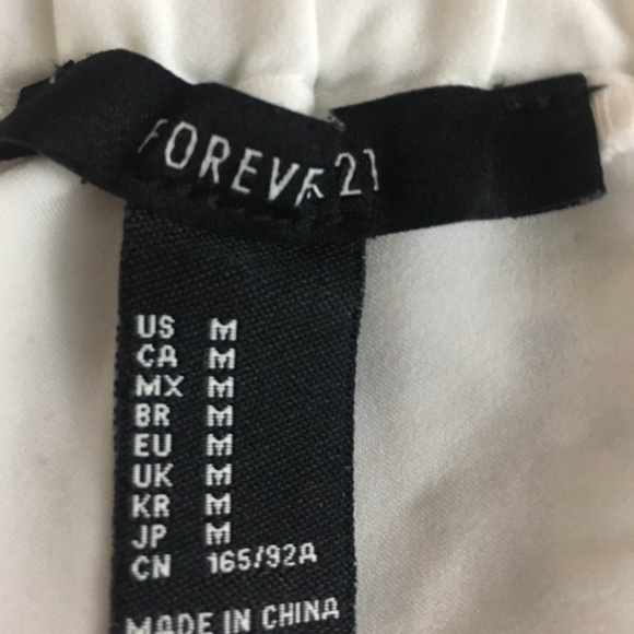 3/$ 15 White Eyelet Off Shoulder Top Forever 21 - Picture 4 of 5